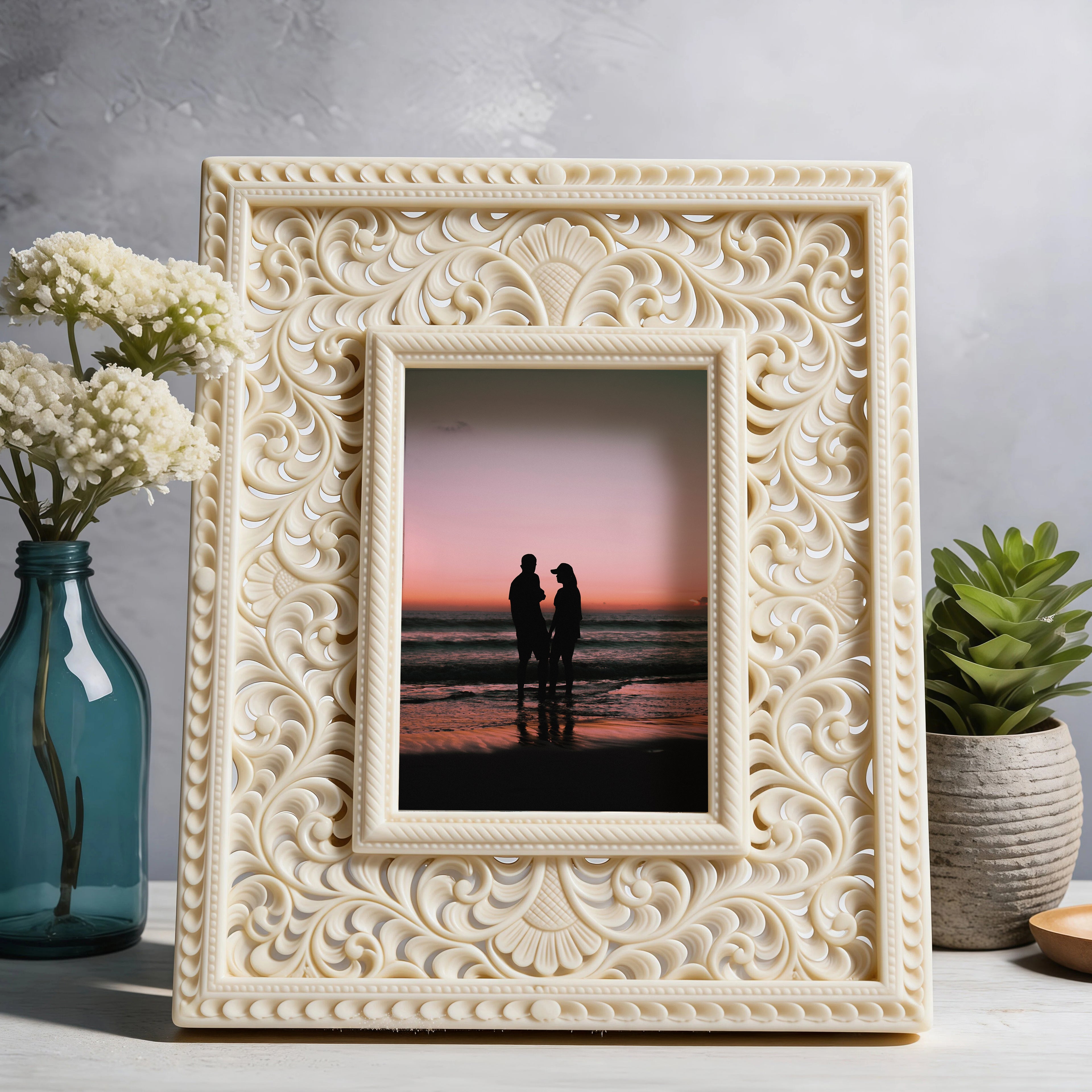 Ivory Look-Alike Royal Heritage Photo Frame