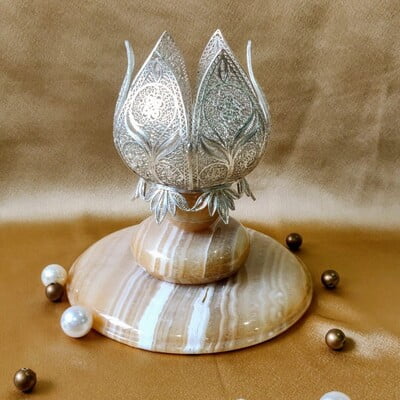 Padma table top