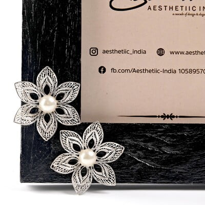 Sheeny Flowers with Filigree Work Silver Photo Frame