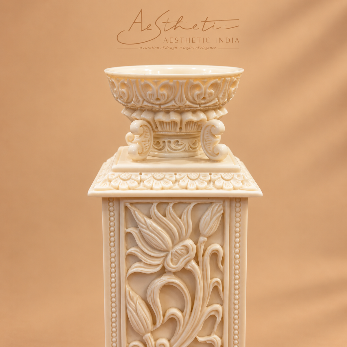 Heritage Swan candlestand(15 inches)