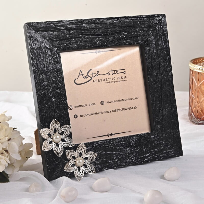 Sheeny Flowers with Filigree Work Silver Photo Frame