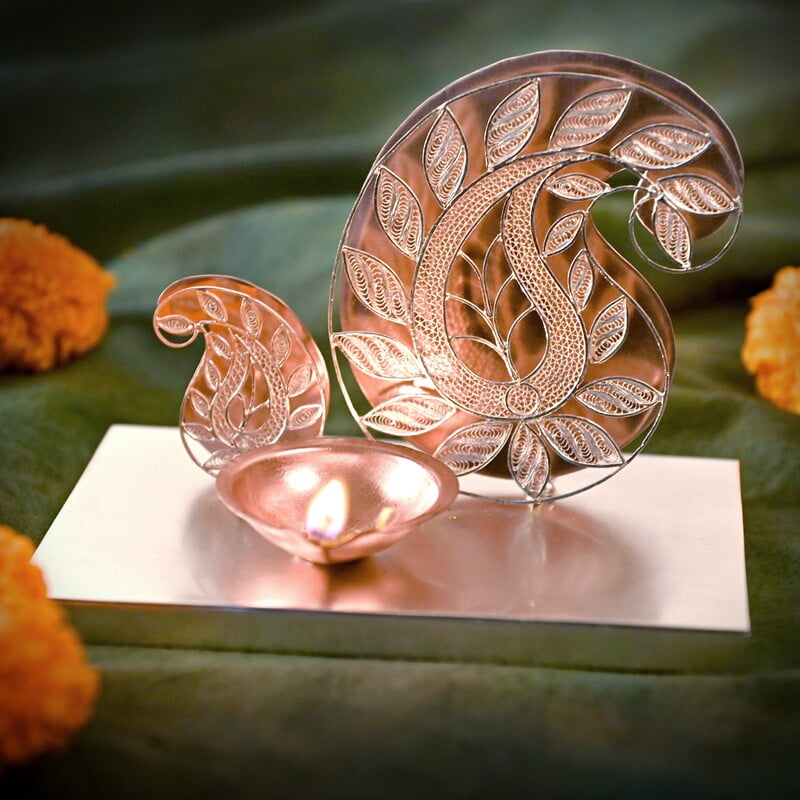Dazzling Filigree Paisley Diya