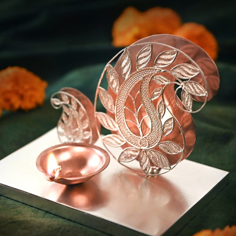 Dazzling Filigree Paisley Diya