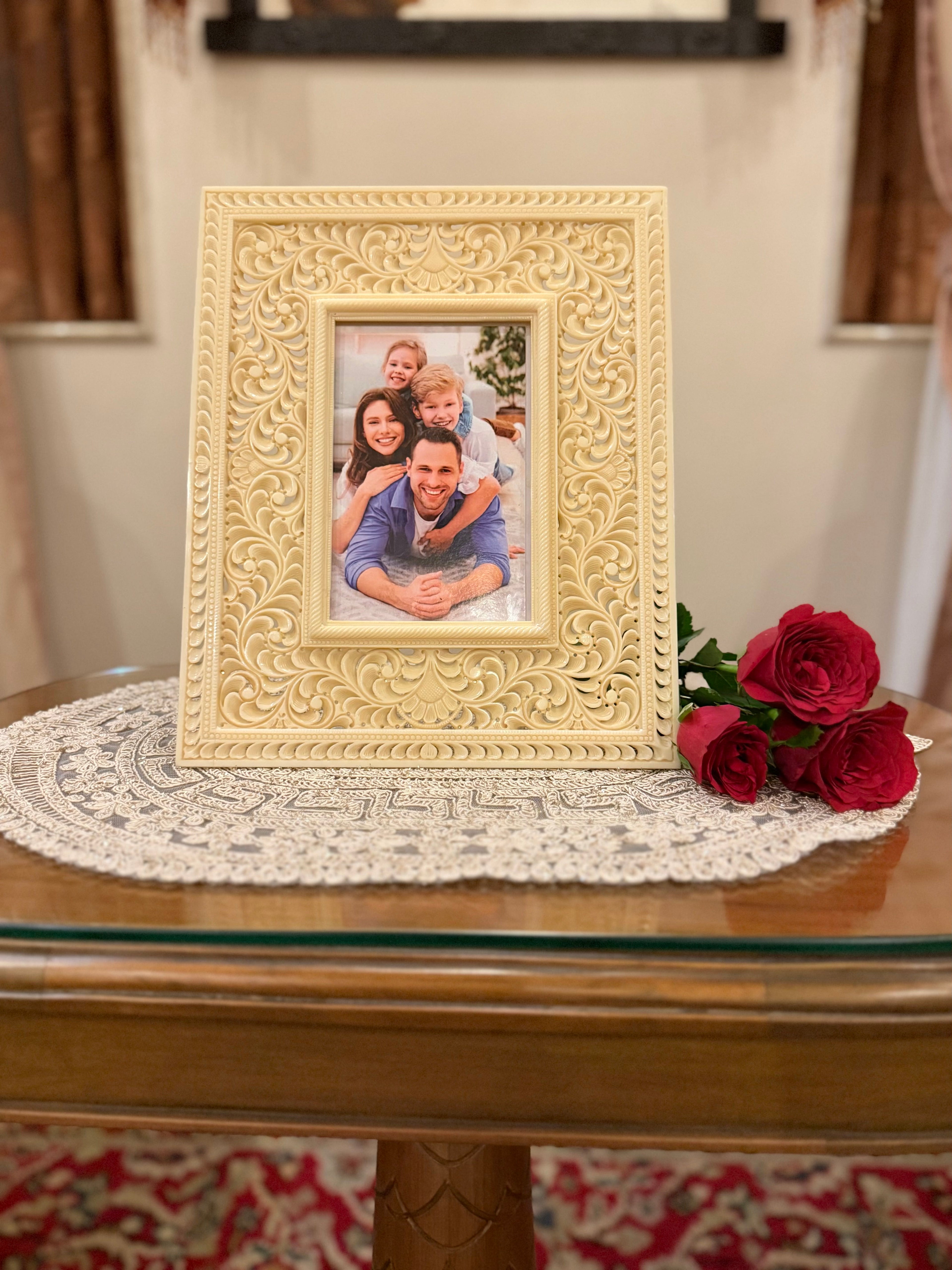 Ivory Look-Alike Royal Heritage Photo Frame