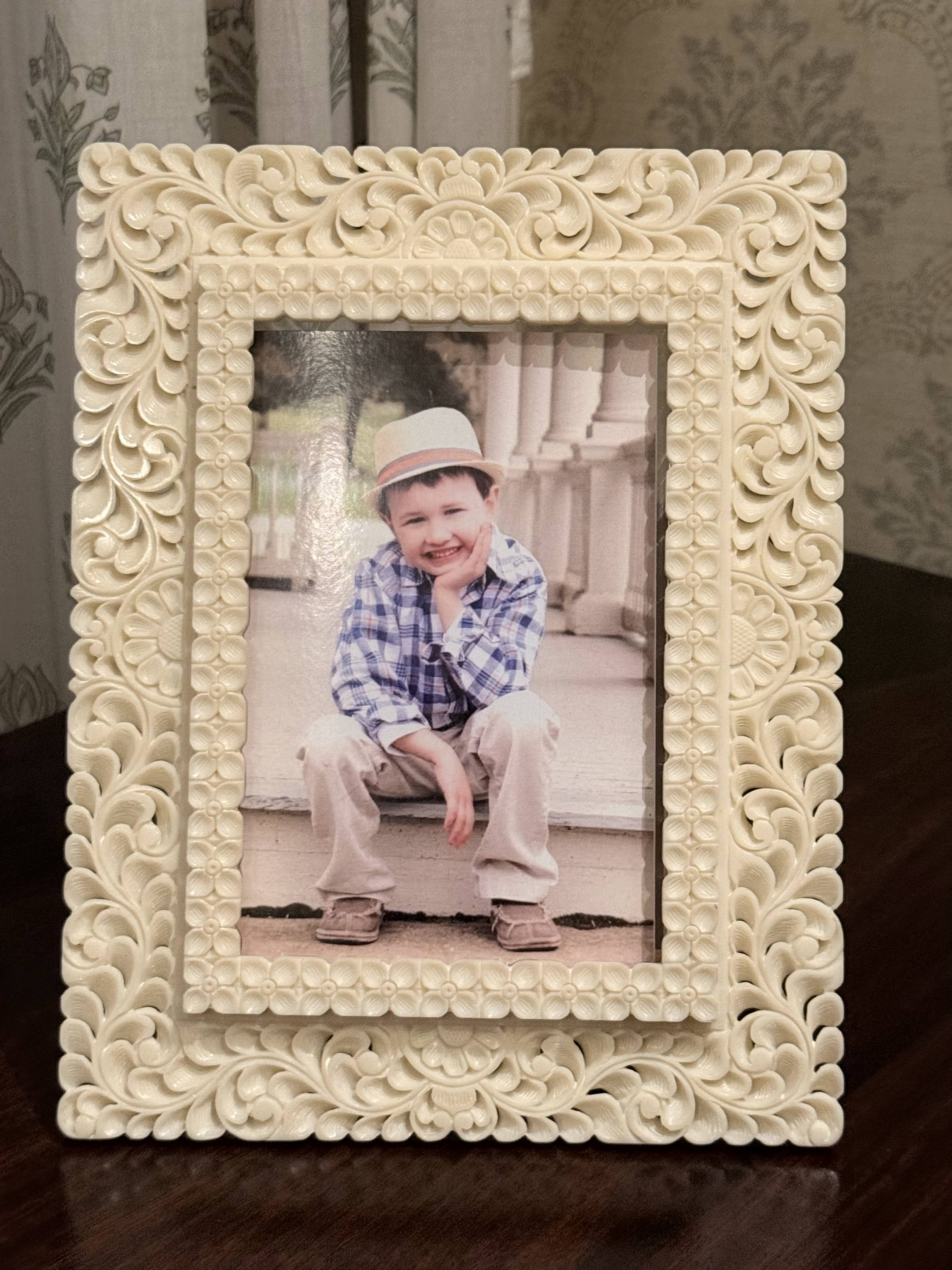 Ivory Look-Alike Eternal Memories Frame