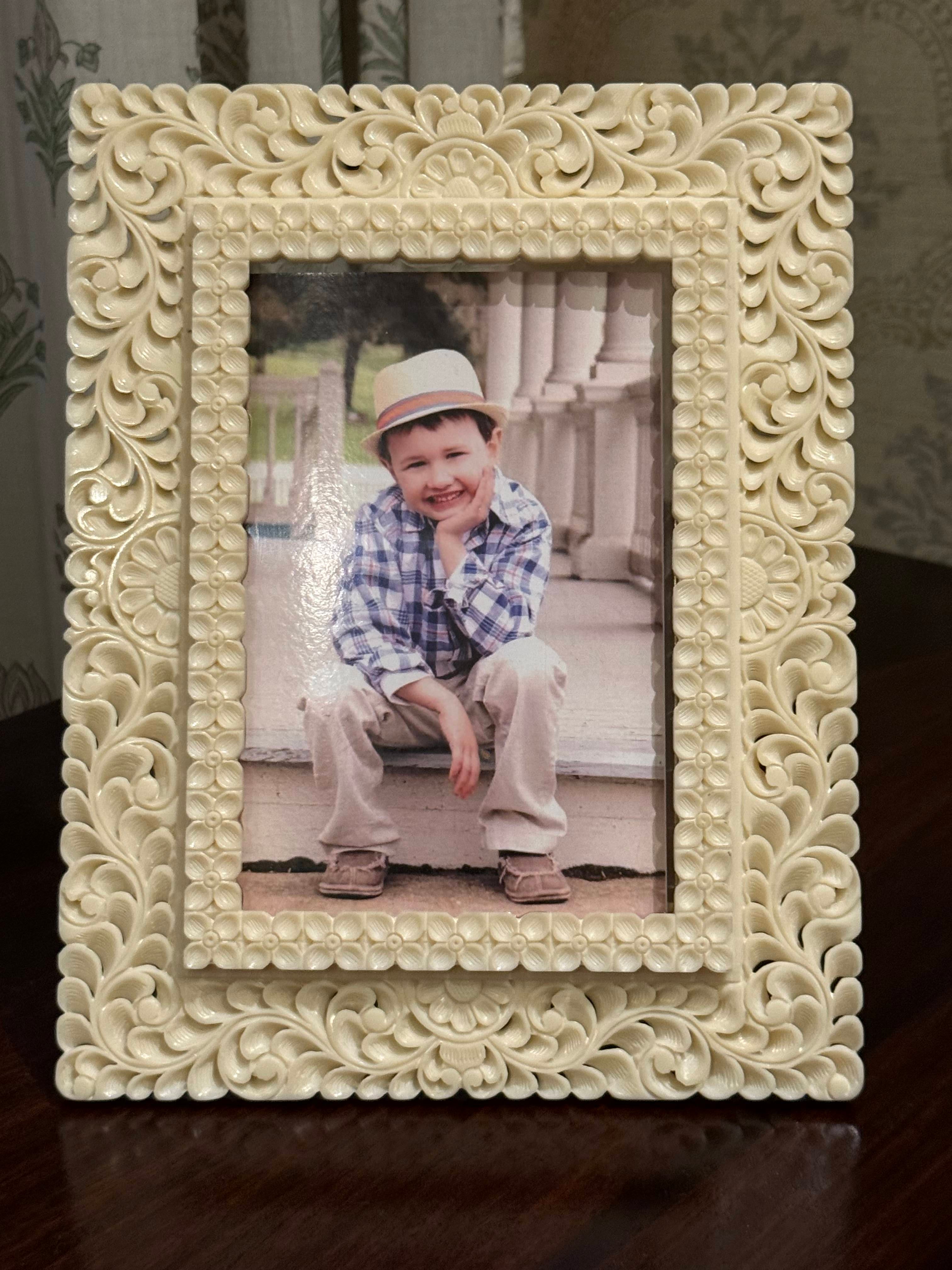 Ivory Look-Alike Eternal Memories Frame