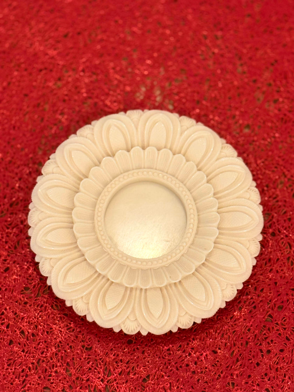 Ivory Look-Alike Sunflower Tealight Holder