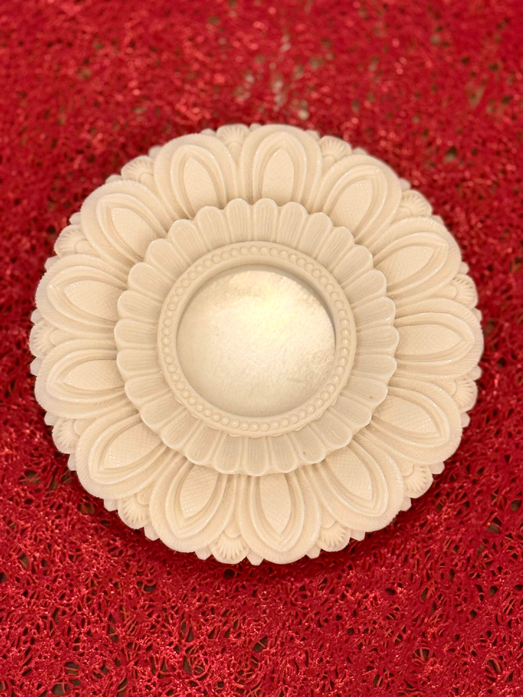 Ivory Look-Alike Sunflower Tealight Holder