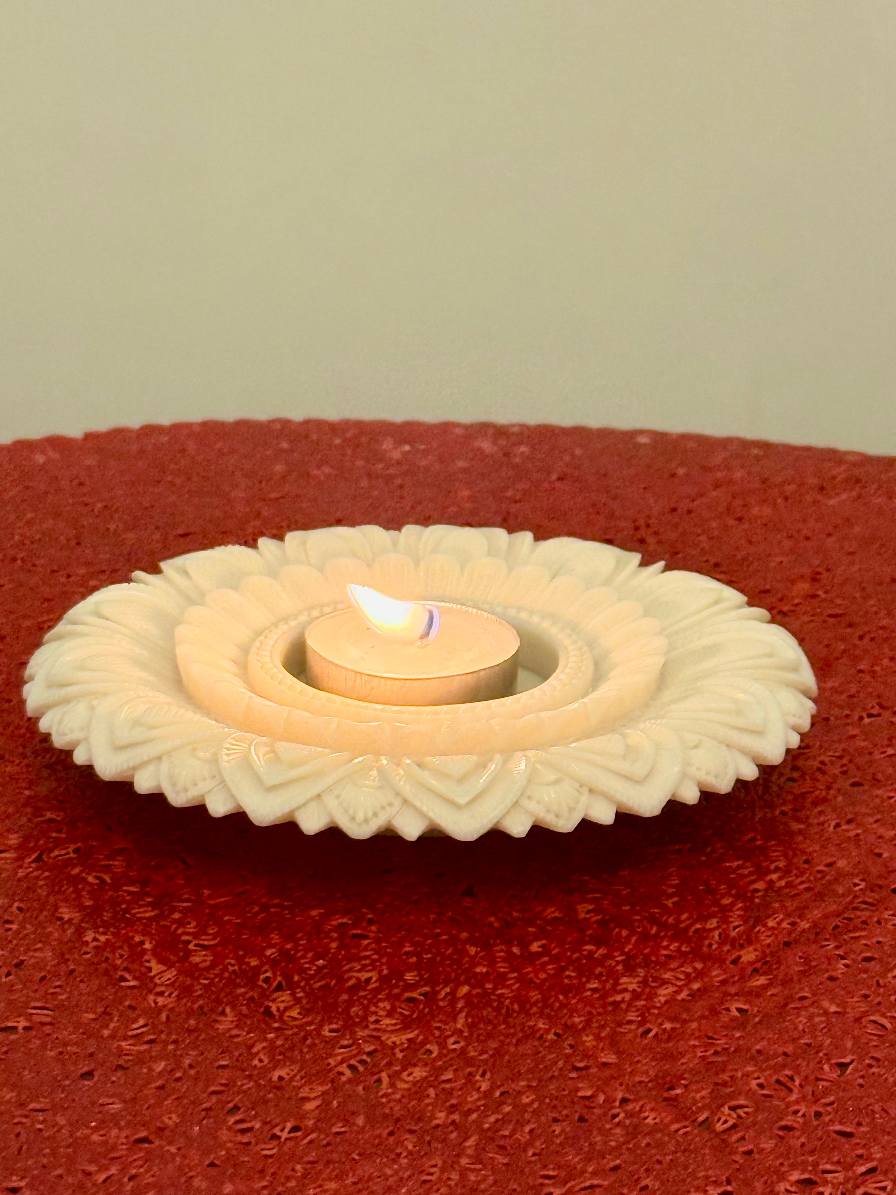 Ivory Look-Alike Sunflower Tealight Holder