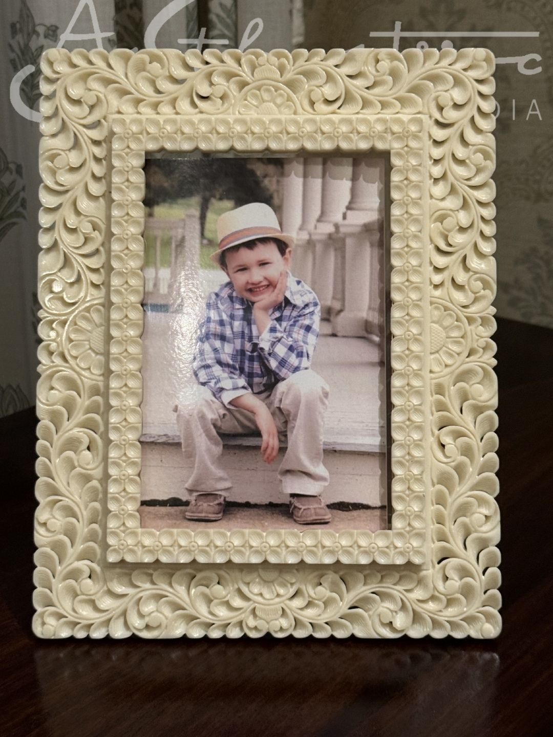 Ivory Look-Alike Eternal Memories Frame