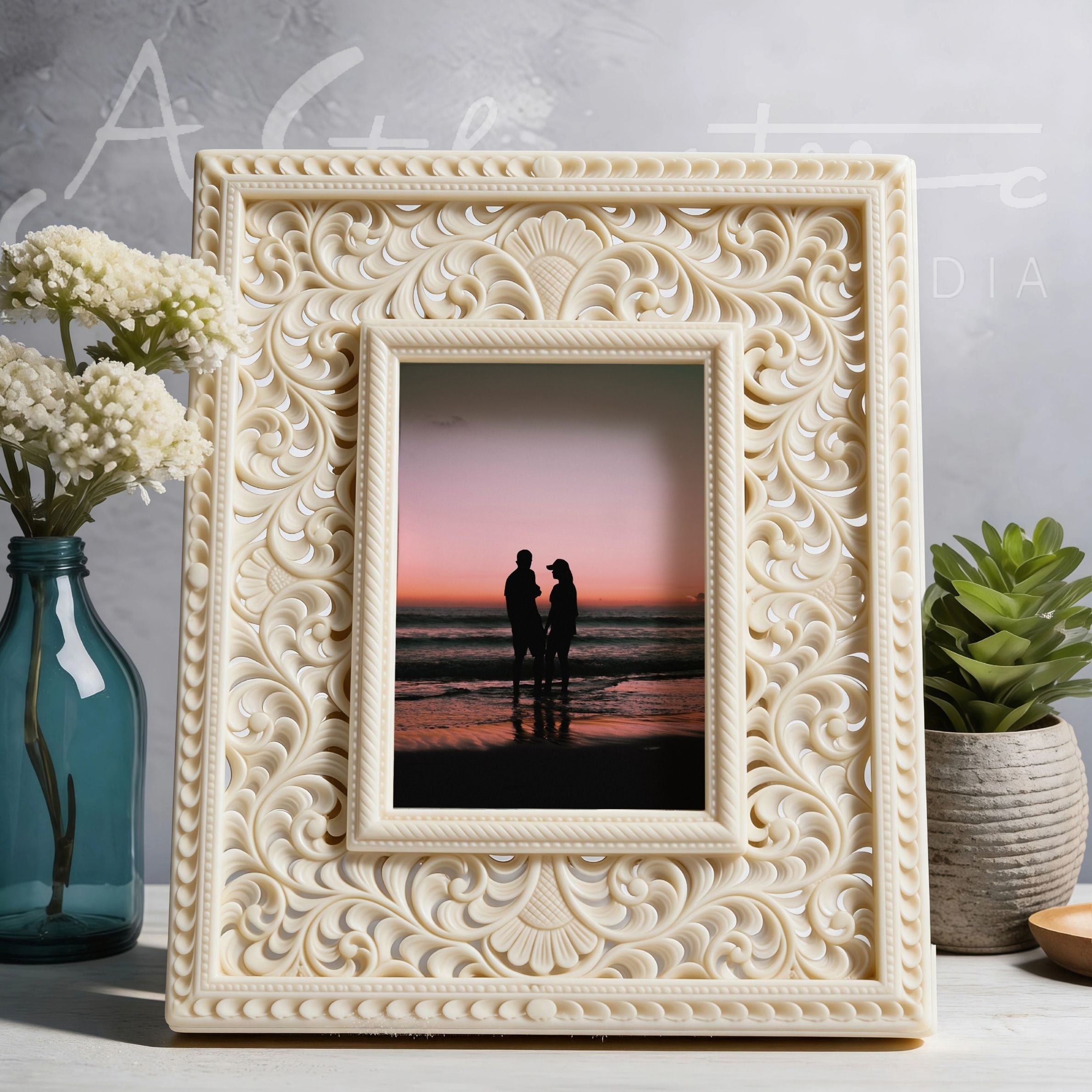 Ivory Look-Alike Royal Heritage Photo Frame